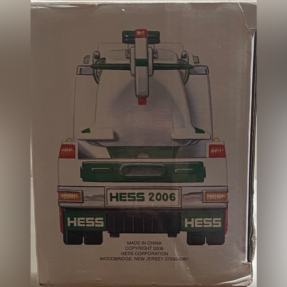 NEW 2006 Hess Toy Truck and Helicopter Collectible in Original Box - Picture 6 of 6